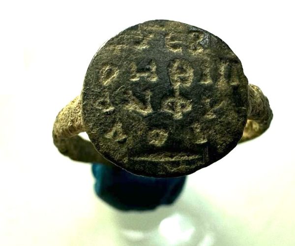 Picture of ANCIENT ROMAN BRONZE RING. 400 - 500 A.D