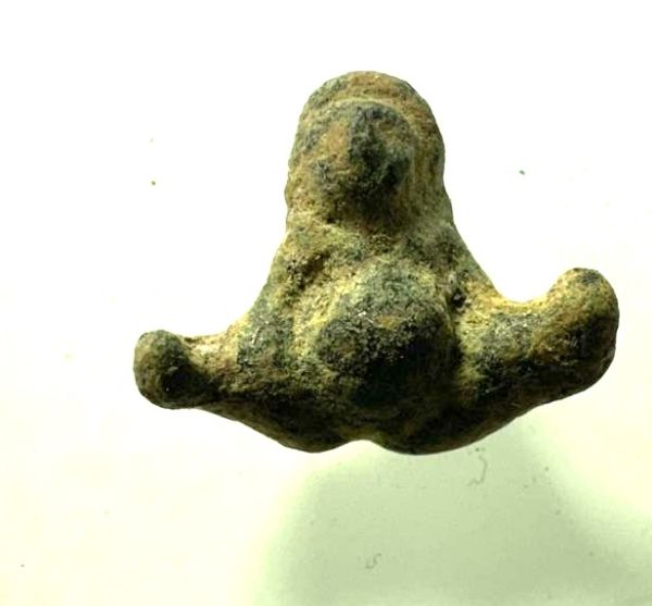 Picture of  Ancient ROMAN BRONZE PENDANT OF A SQUATTING WOMAN  CIRCA 1ST-2ND CENTURY A.D.