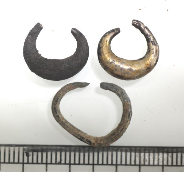 Picture of   Ancient Egypt. LOT OF TWO GILDED SILVER RINGS (CURRENCY BEFORE MONEY).  NEW KINGDOM 1400 B.C