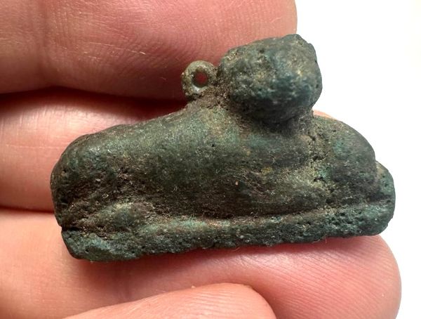 Picture of ANCIENT EGYPT.  BEAUTIFUL COLOR. GRECO - ROMAN - FAIENCE CAT AMULET. CROSSED FEET . 300 B.C - 100 A.D