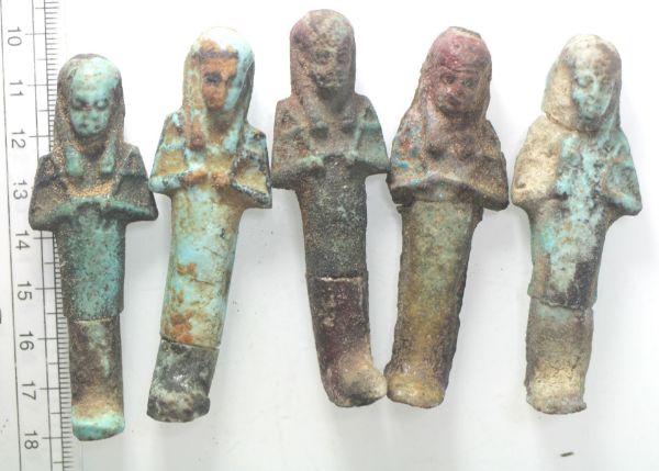 Picture of ANCIENT EGYPT. THIRD INTERMEDIATE PERIOD. LOT OF 5 FAIENCE USHABTIS. 1000 - 700 B.C