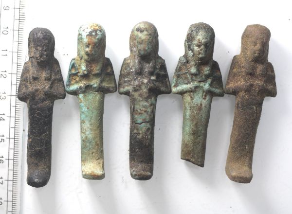 Picture of ANCIENT EGYPT. THIRD INTERMEDIATE PERIOD. LOT OF 5 FAIENCE USHABTIS. 1000 - 700 B.C